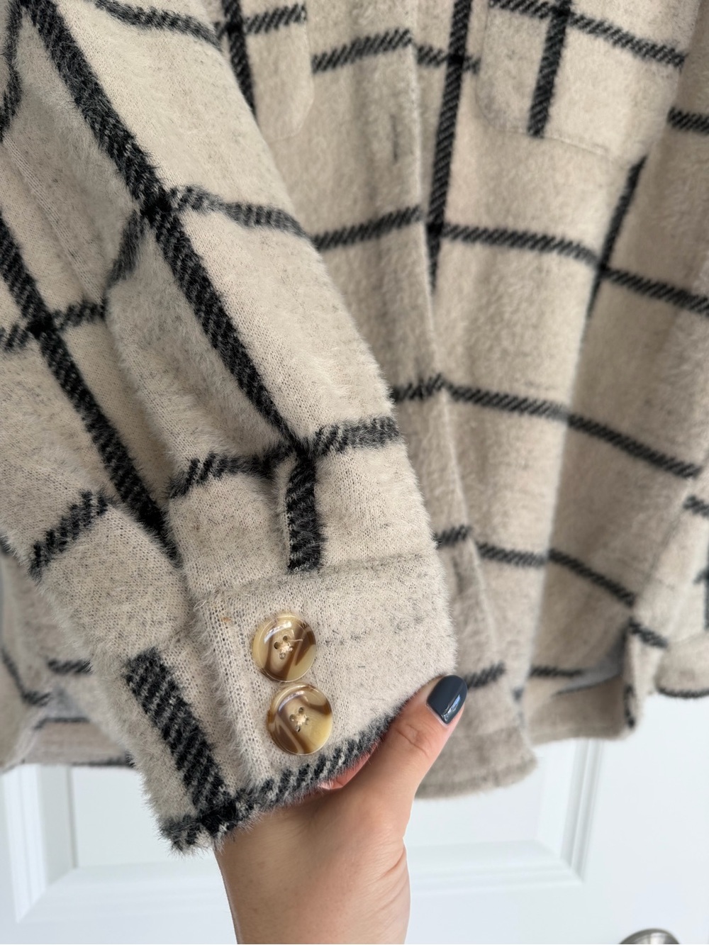 Z Supply Women’s Plaid Tucker Jacket - Picture 4 of 4